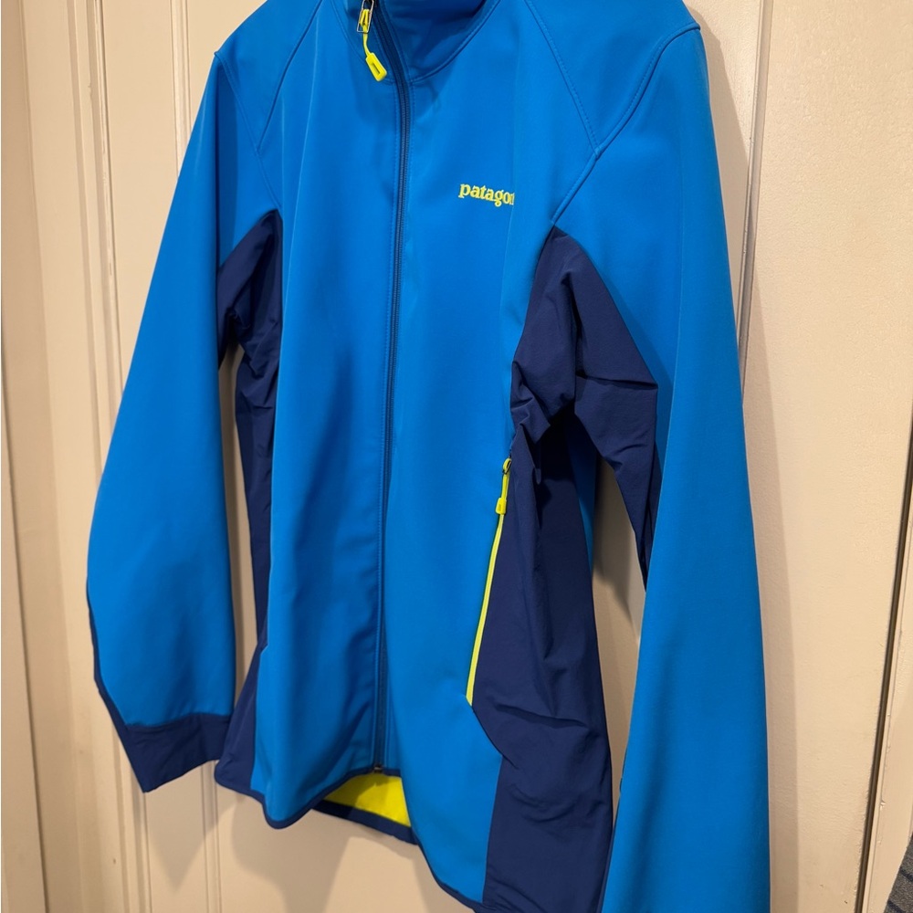 Patagonia Blue Sporty Jacket for Outdoor Activities